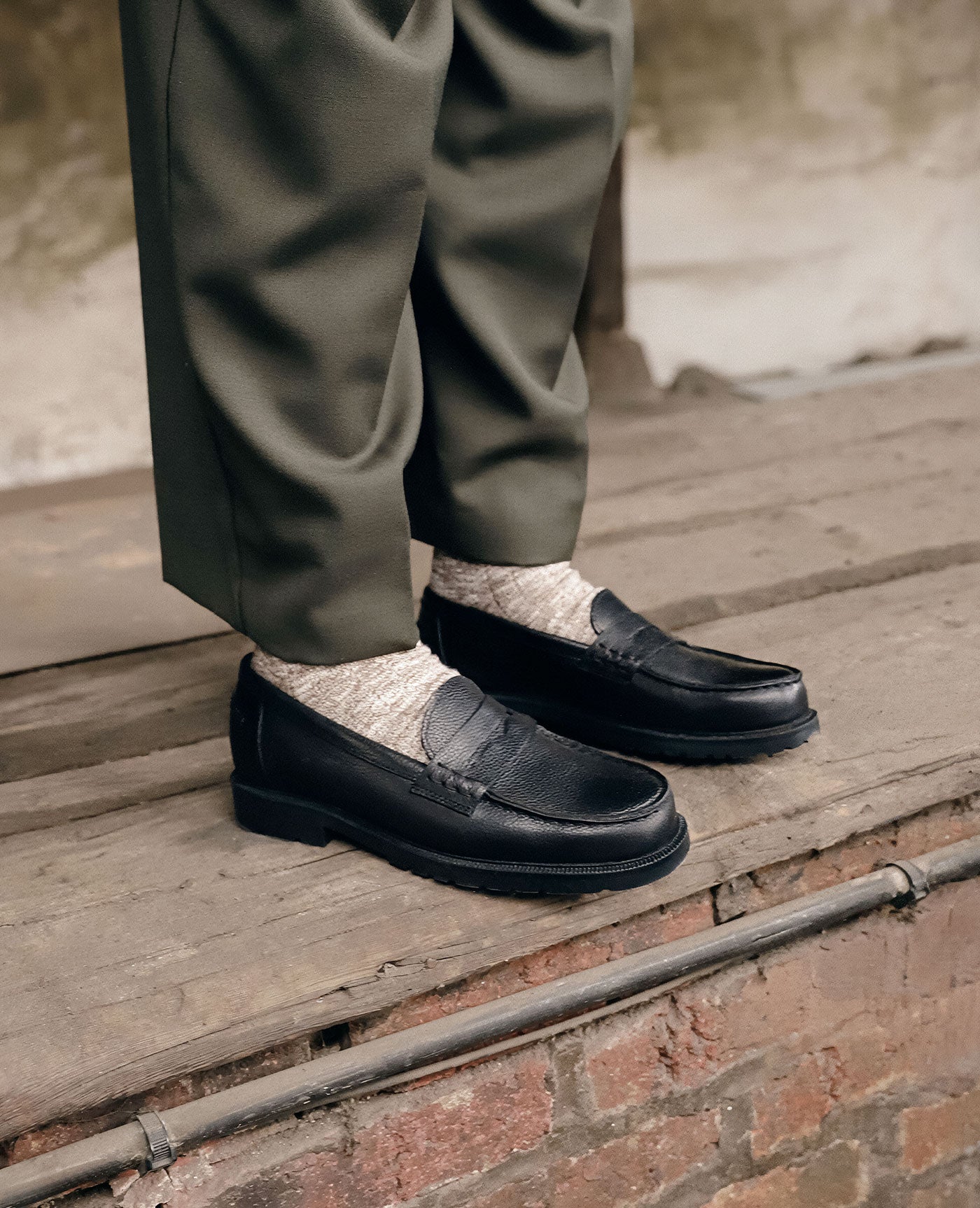 ESCALE G VGT Grained Leather Loafers Black | KLEMAN – Kleman